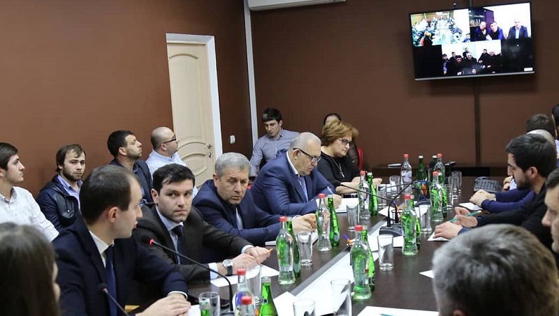 В Республиканском МФЦ Екатерина Толстикова провела первое селекторное совещание